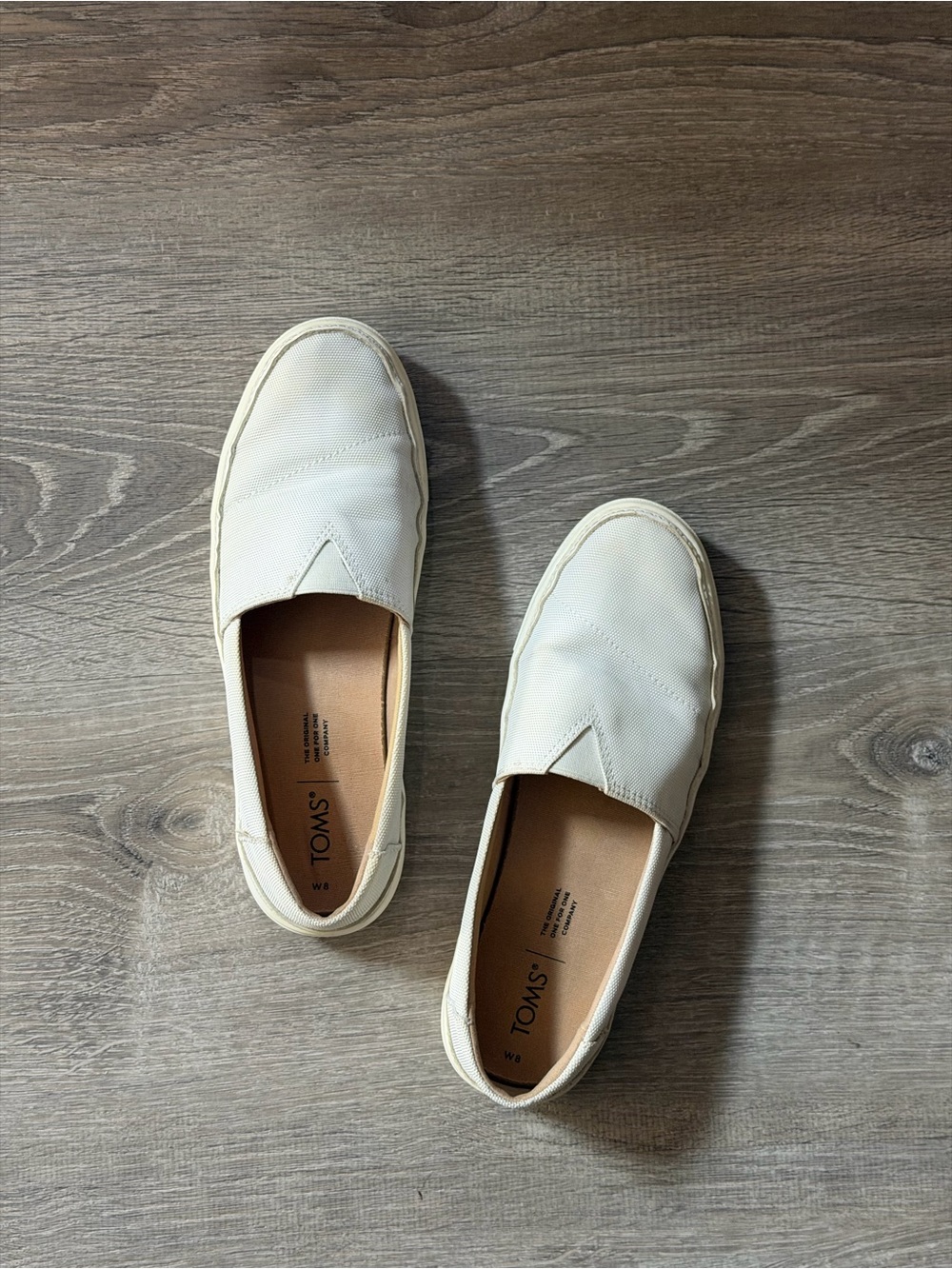 TOMS white slip on sneakers W 8